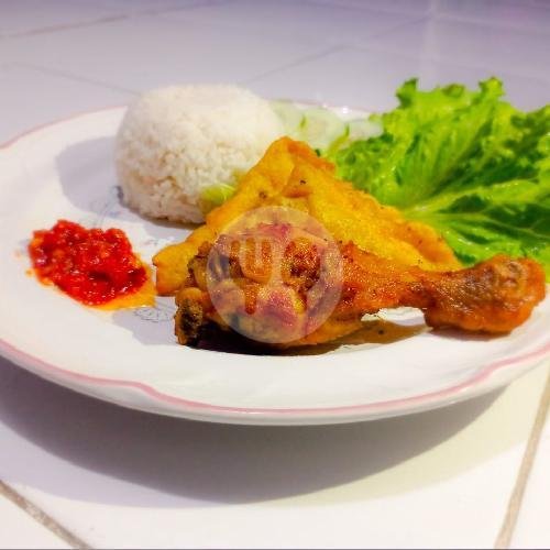 Paket Ayam Goreng Dada menu Pawon Mama, Banguntapan