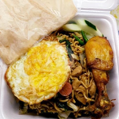 Nasi Goreng Cak Eday: Kenangan Manis di Setiap Suapan di Malang