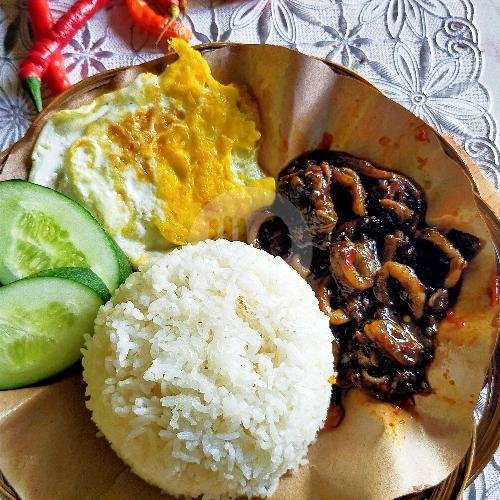 Ayam Penyet Sambal Terasi menu Cumi dan Tuna Mercon Mba Nana, Imogiri