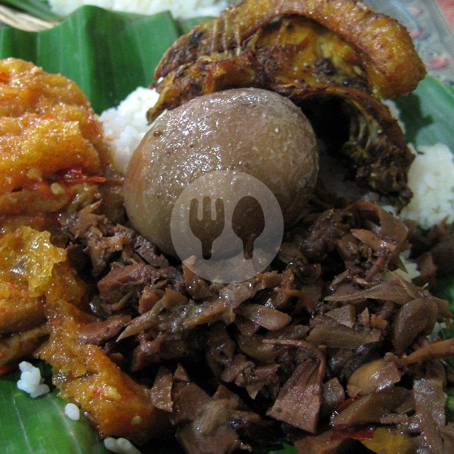 Tambah Sambel Ayam menu Ayam Goreng Ny Suharti, Pemuda