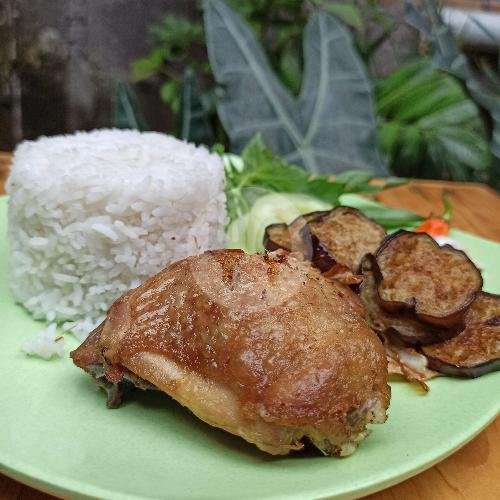 Paket Nasi Ayam Hemat Goreng/Penyet + Teh menu Lesehan Bu Heri, Krapyak Sleman