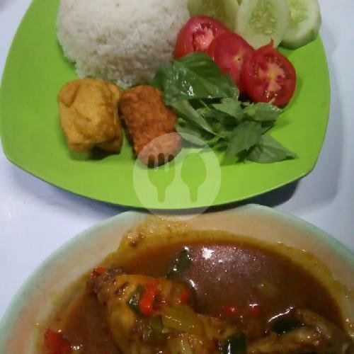 Bebek Goreng Saos Tiram + Nasi menu Seafood & Pecel Lele Putra Ronggolawe, Tawang