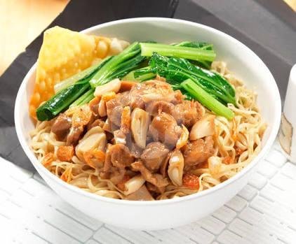 Mie Ayam dan Bakso Spesial Pak Min: Surga Kuliner di Jatinegara, Jakarta