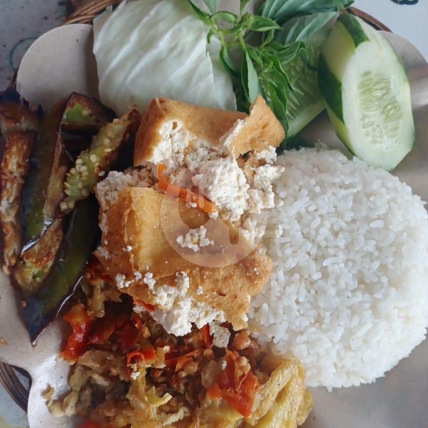 Nasi + Telur + Kobis + Es Teh menu Penyetan Mas Kobis, Argulo