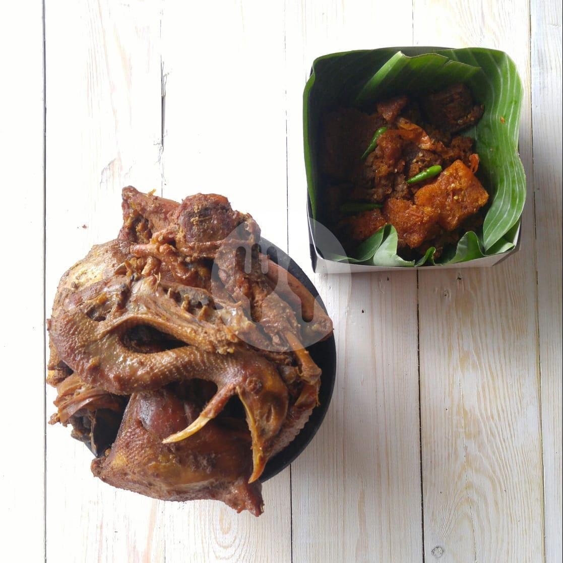 Paket 7 menu Gudeg Yu Sum, Imogiri Timur