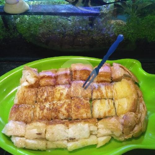 Roti Bakar Coklat Susu Keju menu Warkop Putra Suhana, Kelurahan Kamal Kec Kalideres
