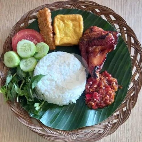 Nasi Ayam Rempah Bakar menu Ayam Rempah 99, Stand Pujasera Sudirman