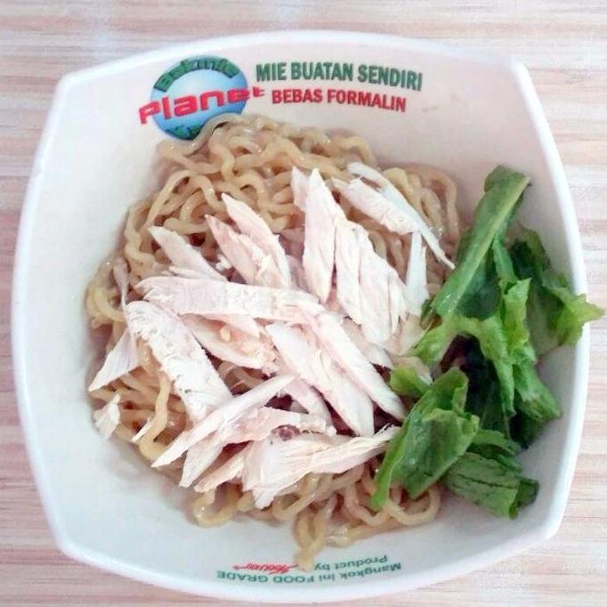 Review Bakmi Karet Planet: Noodle Shop Hits di Puri Indah dengan Rasa Juara