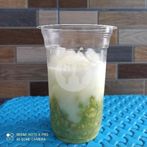 Es Buah Rumput Laut menu Es Teler Teluk Grajakan, Blimbing