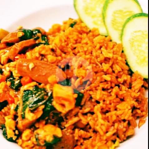 nasi goreng gila istimewa menu Nasi goreng pakde karyo, kedaung
