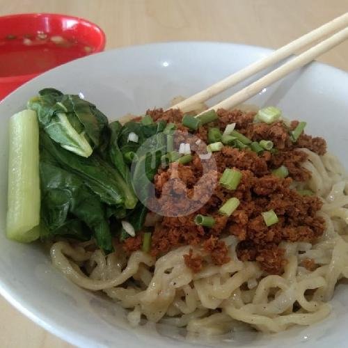 Salad Udang menu Dimsum Kafe Biru, Banjarsari