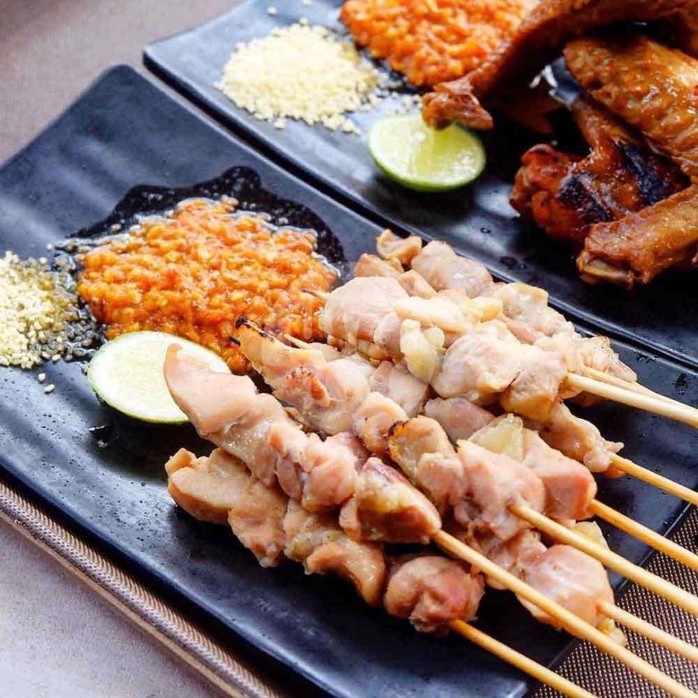Sate Ayam 20 tusuk menu Sate Madura Apotik Senopati, Jakarta Selatan