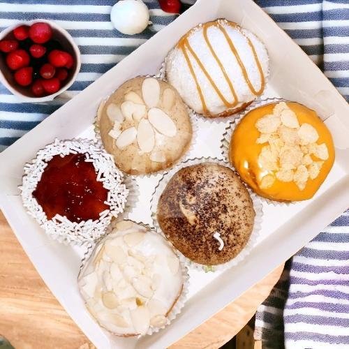 Glaze Isi 12 menu Kay Donuts Donat Kentang, Depok