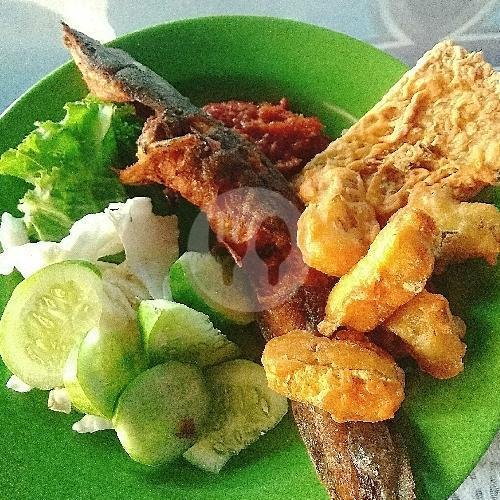 Nasi Ayam Krispy menu Ayam Goreng Alesha, Coblong