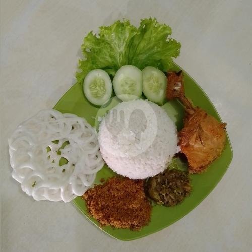 Nasi Ayam Crispy menu Ayam Serundeng SPG, Jatinangor