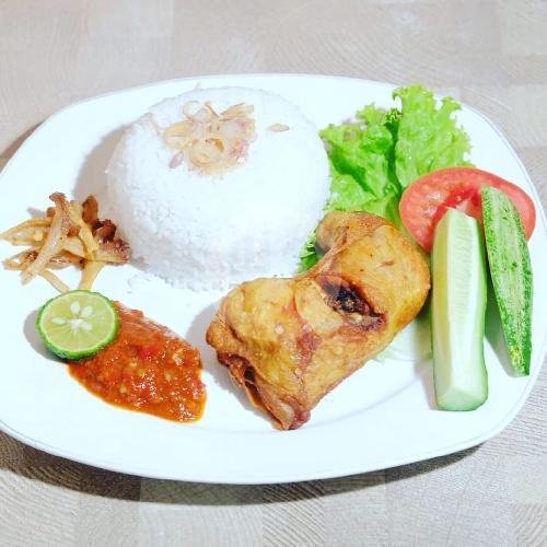 Nasi Ayam Goreng Cianjur menu Seafood Pempek Mama Oky, Bandar Damar