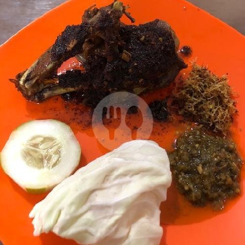 Ayam Goreng Dada menu Nasi Bebek Khas Madura Rojo Roso, Pedalangan Banyumanik