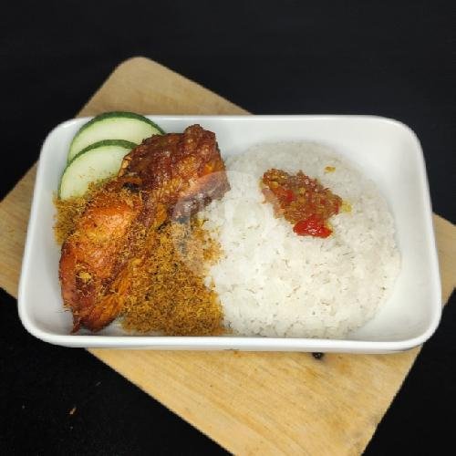 Nasi Sayap Jumbo ++ menu Ayam Goreng Laos Mbak Lies