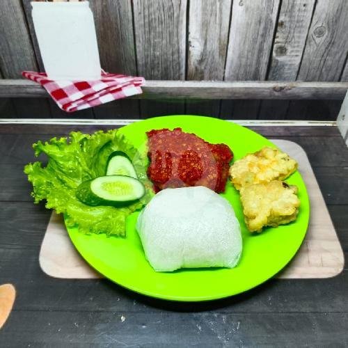 Ayam Geprek + Lalab menu Ayam Geprek Rainbow Linggarjati, Kuningan