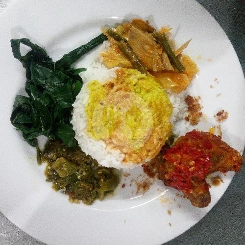 Nasi+ Ayam Gulai menu Nasi Padang Wa Uda, Surya Sumantri