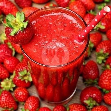 Strawberry menu Planet Juice, Pajang