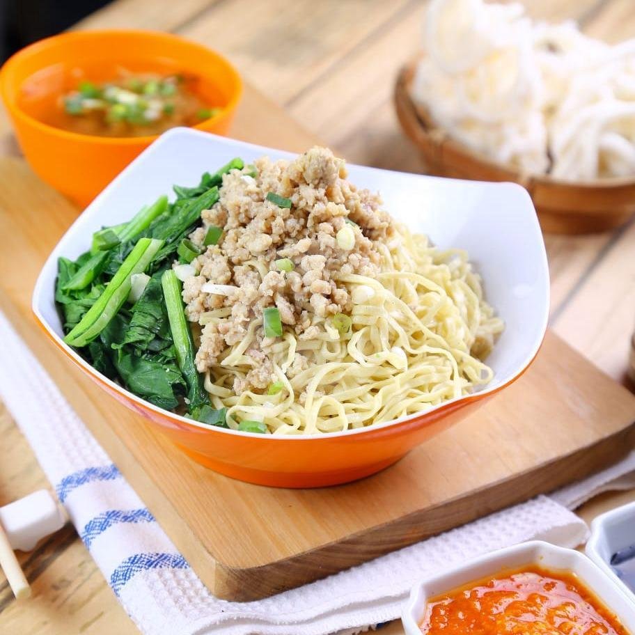 Mie Ayam (Semua Menu Tidak Mengandung Babi) menu Mie Bandung JR, Jebres