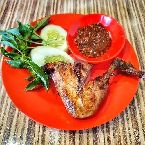 Nasi Ayam Bakar Ala Bu Kris (Nasi, Ayam Bakar Kecap, Urap-urap, Sambal) menu Warung Bu Kris, Kayoon