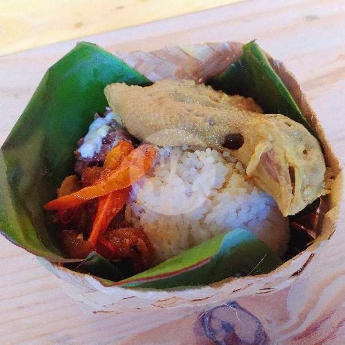 Nasi Gudeg Krecek Ayam Suwir + Paha menu Gudeg Besek Mbak Mun, Delanggu