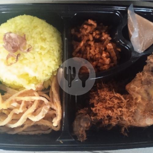 Naskun 2 menu Nasi Uduk Ibu Oon, Tebet