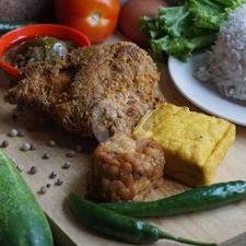 Review Menarik Waroeng Cobek Aneka di Cisitu Lama, Bandung