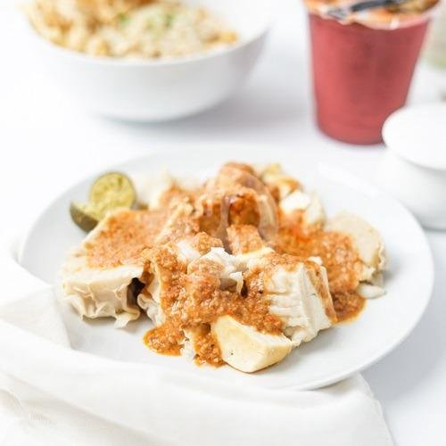 Krupuk bawang menu Bakso Urat SKI Dodikjur Cak Suid, Mayjend Wiyono