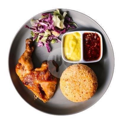 Review Kuliner: Roasted Bar di Cilaki, Bandung – Ayam Panggang Lezat dengan Harga Terjangkau