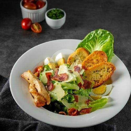 Escargot Bourguignon menu Petit Paris Boulangerie and Bistro, Kotabaru