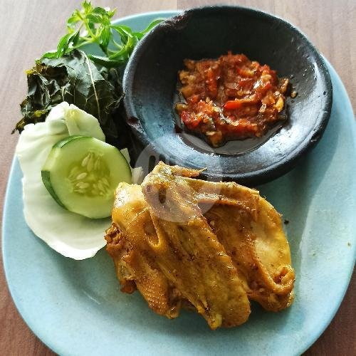 Dada Ayam menu Bebek dan Ayam Goreng Rizky Mbak Tatik