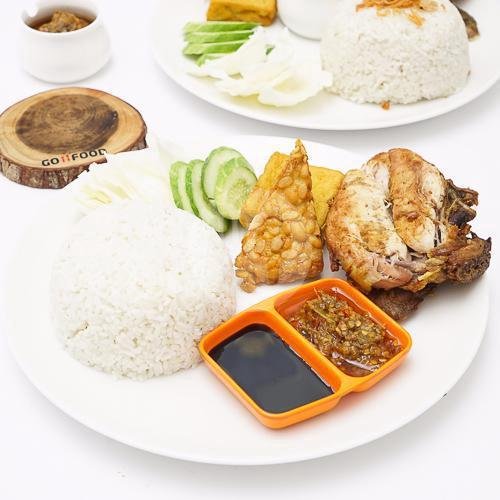 Soto Ayam + Ceker + Nasi menu Ayam Penyet Weny, Bahari Raya