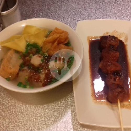 Tahu Bakso Siomay Gorengan Bumbu Pedas menu Bakso Bakar dan Cwie Mie Kang Her, Sengkaling