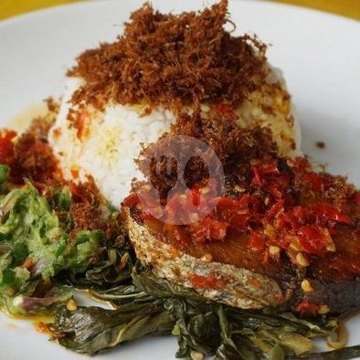 Nasi Ikan Kembung Goreng Sambal Dan Sayuran menu RM Padang Pesona Minang, Ciwastra