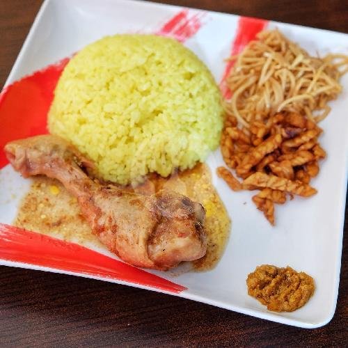Naskun Tuna + Minuman menu Nasi Kuning Ternate Yaya, Tembalang
