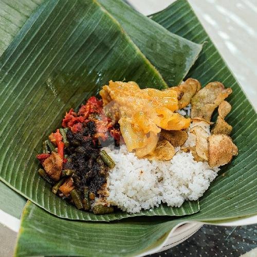 Nasi Bungkus + Telur Dadar menu Restoran Garuda, Pondok Indah