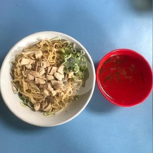 Review Bakmi Carina Bojong: Pengalaman Kuliner Mie yang Tak Terlupakan
