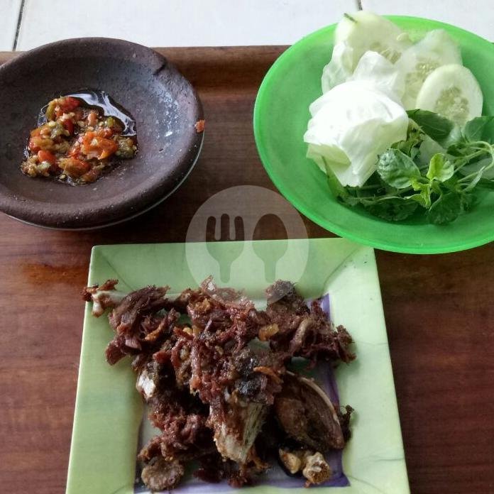 Paha Remuk menu Bebek Goreng H. Slamet Tipes, Serengan