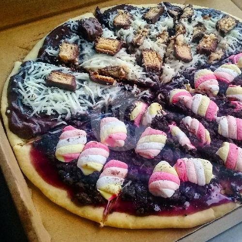 Pizza Oreo Cream Cheese menu Skunk Pizza, Singosari
