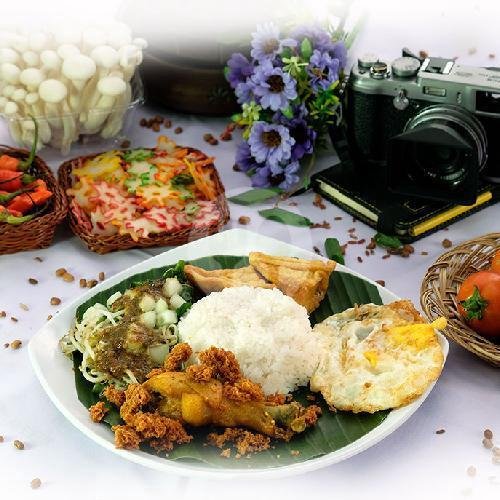 NASI OPOR AYAM menu Sawo Kecik Resto, Solo Baru