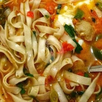 Kwetiau Rebus Sosis + Baso menu Warmindo Emut Bae 02