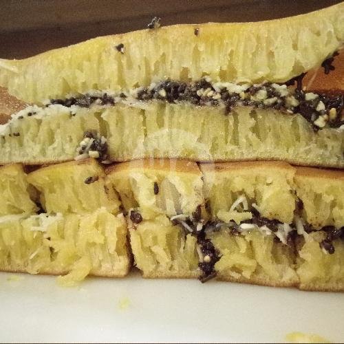 Biasa Campur menu Yolland Martabak & Terang Bulan, Jember