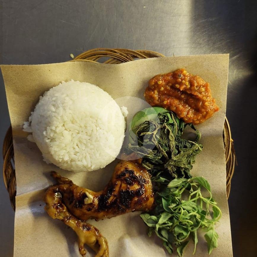 Review Warung Pojok Spesial Penyet Pak Manda: Kuliner Lezat di Semarang Barat Review Warung Pojok Spesial Penyet Pak Manda: Kuliner Lezat di Semarang Barat