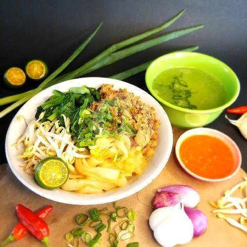 Bihun Ayam menu Bakmie Ayam Bangka Akong, Cengkareng