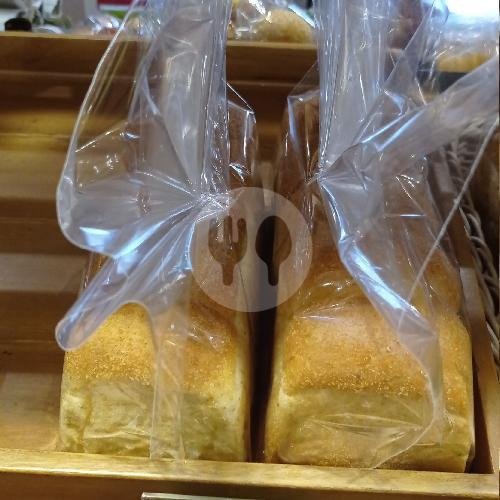 BANANA CHEESE LOAF BREAD menu Amaro Cake & Pastry, Sultan Tirtayasa