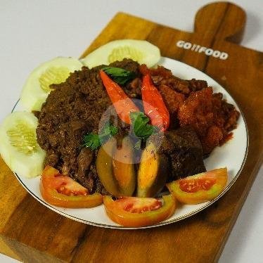 Lalapan menu Ayam Goreng Suharti, Laksda Adisucipto