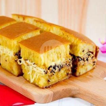 Original Keju Pisang Susu menu MARTABAK MONGGO RASA, Tajinan